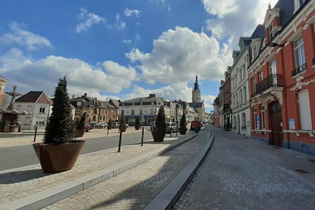 Les Appartements Fenelon Le Cateau-Cambresis Exterior foto