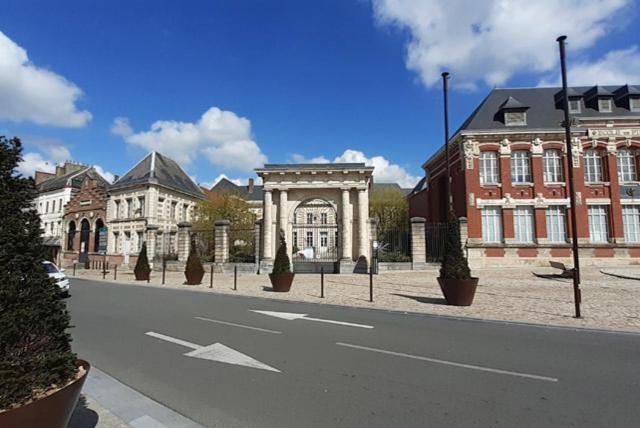 Les Appartements Fenelon Le Cateau-Cambresis Exterior foto